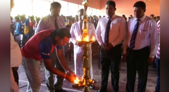 பாடசாலை மட்ட தங்கப்பதக்கம் உமேஸ் புத்திக வசம் 