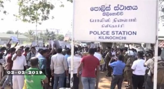 மாணவர் மீது தாக்குதல்: கிளிநொச்சியில் பேரணி