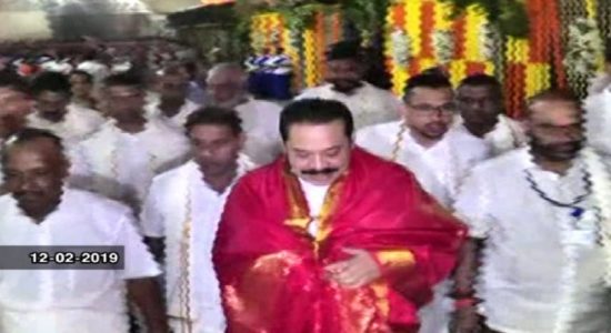 மஹிந்த ராஜபக்ஸ திருப்பதி கோவிலில் வழிபாடு