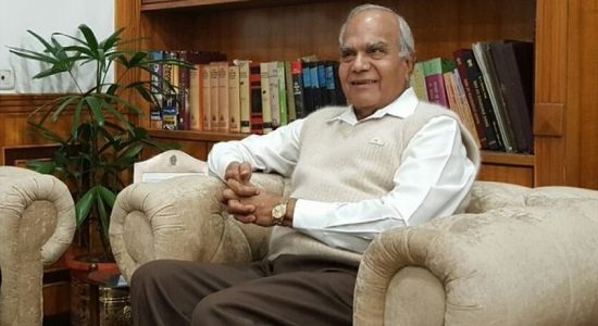 தமிழக ஆளுநரின் காரை முந்திச் சென்றவருக்கு அபராதம்