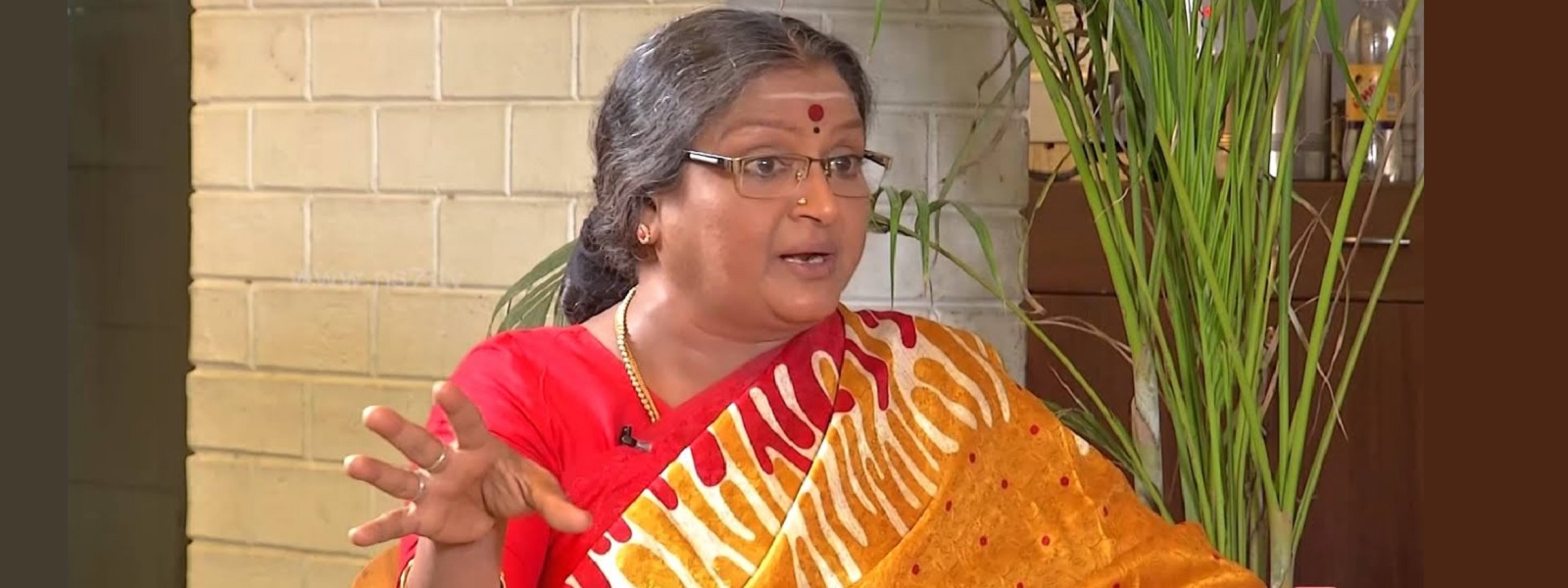 வடிவுக்கரசியின் வீட்டில் இருந்த நகைகள் கொள்ளை