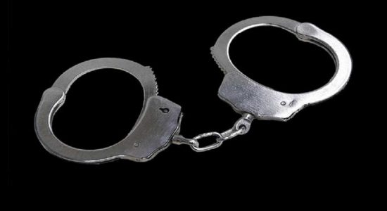 கனடா செல்ல முயன்ற 26 பேர் கிளிநொச்சியில் கைது