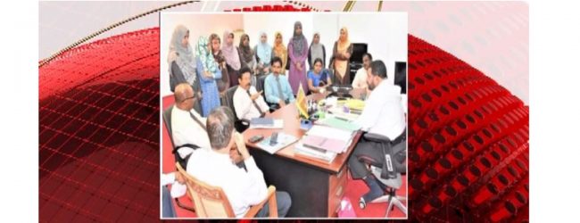  11 ஆசிரியர்களுக்கு தற்காலிக இடமாற்றம்