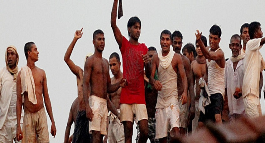வெலிக்கடை சிறைக்கைதிகள் கொலை: மூவரடங்கிய நீதிபதிகள் குழாம் முன்னிலையில் விசாரிக்குமாறு கோரிக்கை