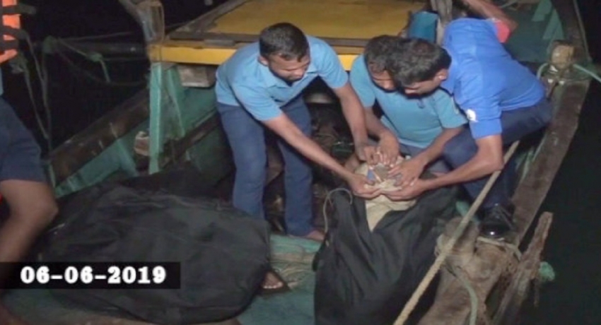 பேசாலையில் நங்கூரமிடப்பட்டிருந்த ட்ரோலர் படகிலிருந்து 140 கிலோகிராம் கேரளக்கஞ்சா கைப்பற்றல்