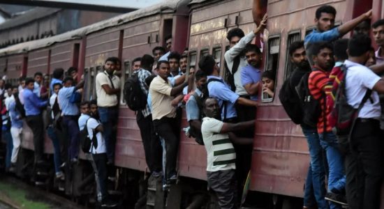 8 அலுவலக ரயில்கள் சேவையில் இணைக்கப்பட்டுள்ளன