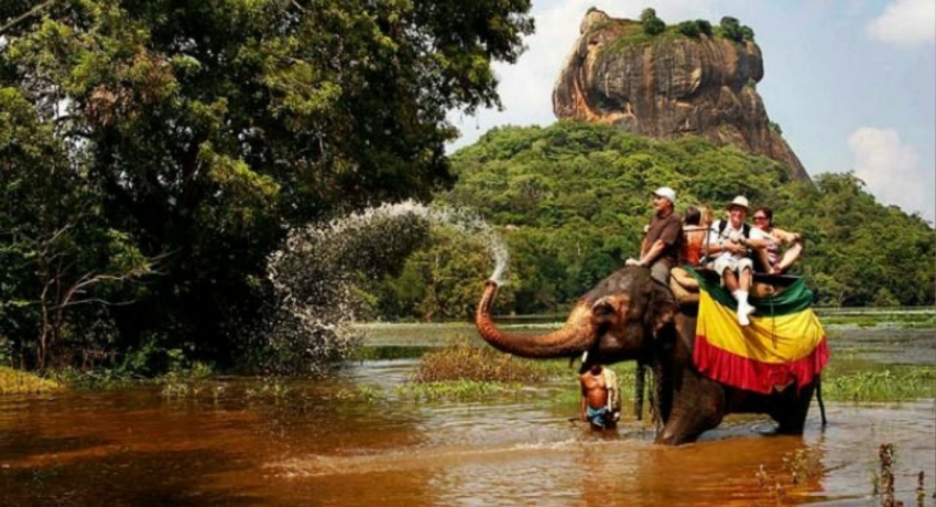 சுற்றுலாப் பயணிகளுக்கு இலவச விசா வழங்க நடவடிக்கை
