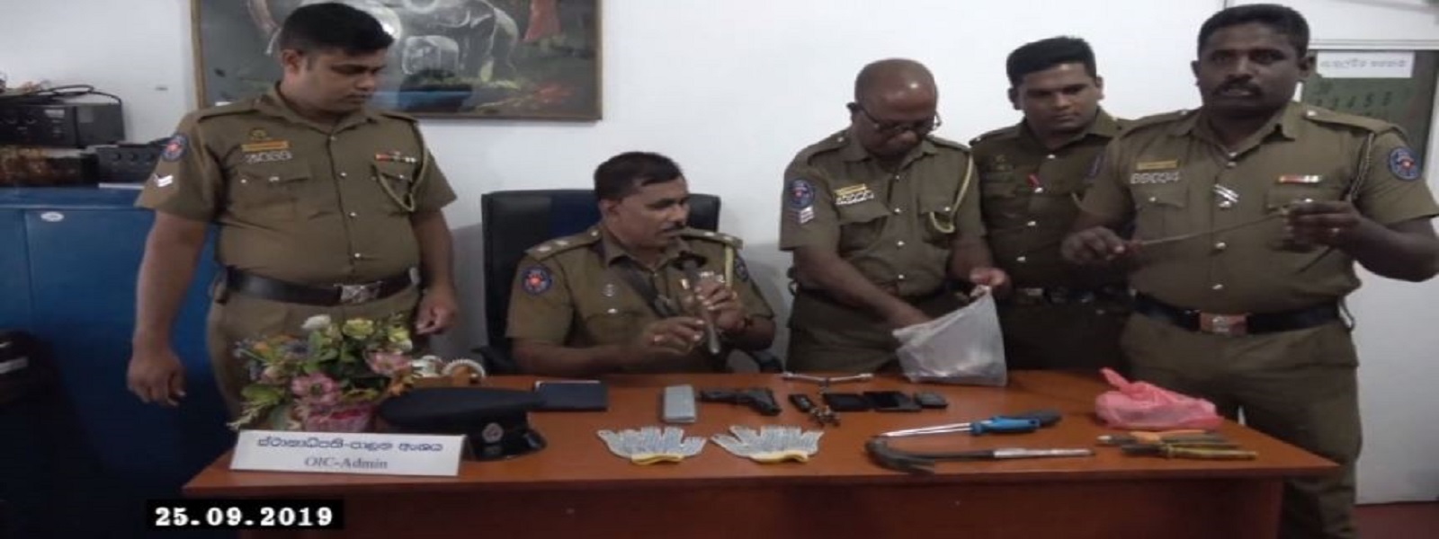 கொள்ளைச் சம்பவங்களுடன் தொடர்புடைய ஐவர் கைது