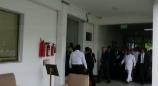 ஜனாதிபதி ஆணைக்குழுவில் பிரதமர் ஆஜர்