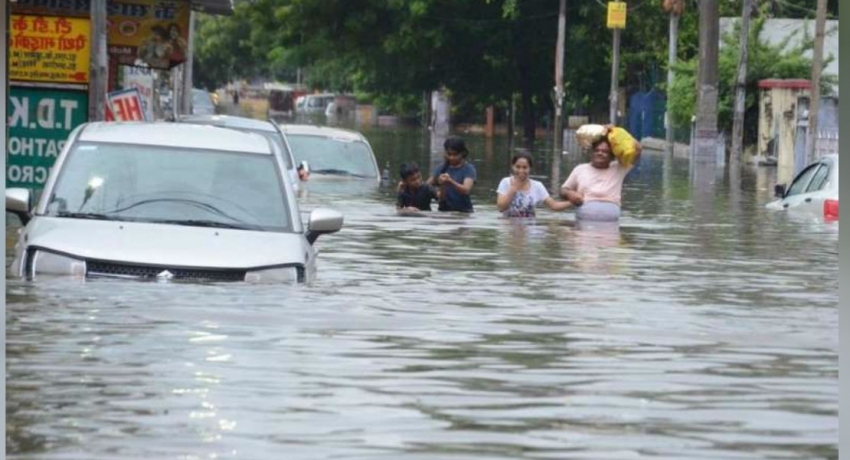 பீஹாரில் தொடரும் கனமழை; நூற்றுக்கும் அதிகமானோர் உயிரிழப்பு