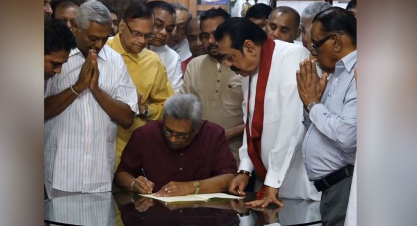 வேட்பு மனுவில் கோட்டாபய ராஜபக்ஸ கையொப்பம்