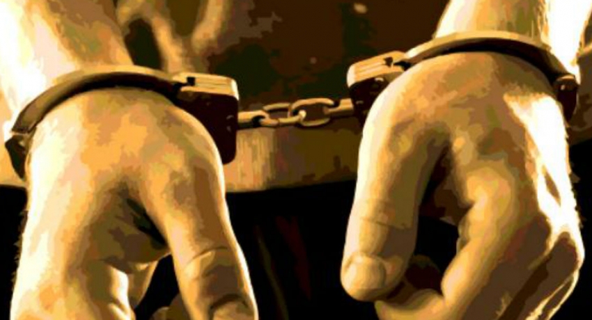 இரு குழுக்களுக்கு இடையிலான மோதலில் ஐவர் காயம் ; 34 பேர் கைது