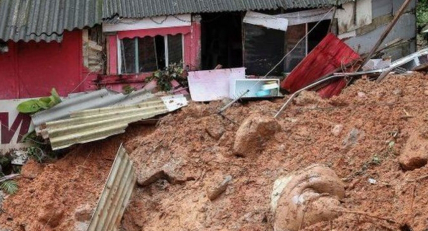 பிரேஸிலில் மழையுடன் கூடிய மண்சரிவு: 23 பேர் உயிரிழப்பு