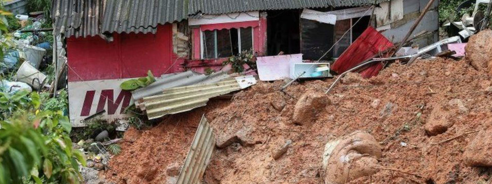 பிரேஸிலில் மழையுடன் கூடிய மண்சரிவு: 23 பேர் பலி 