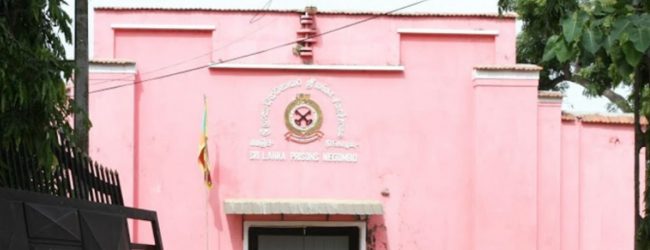 சிறைக்குள் போதைப்பொருட்களை வீசிய நால்வர் கைது 