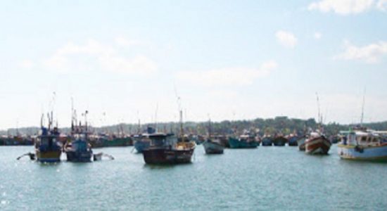 வாழைச்சேனை மீன்பிடித் துறைமுகம் மூடப்பட்டது