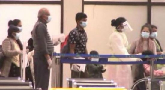 வௌிநாடுகளிலிருந்து மேலும் 93 பேர் நாடு திரும்பினர்