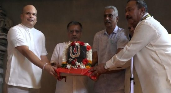 அயோத்தி ஶ்ரீராமர் கோவிலுக்கான அடிக்கல் கையளிப்பு