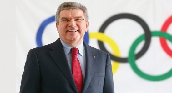 IOC தலைவராக தோமஸ் பக் மீண்டும் தெரிவு