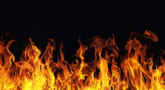 வவுனியாவில் தீயில் எரிந்து பெண் பரிதாபமாக பலி