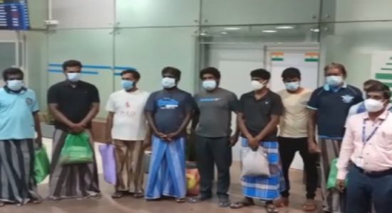 விடுவிக்கப்பட்ட 18 இந்திய மீனவர்கள் தாயகம் திரும்பினர்