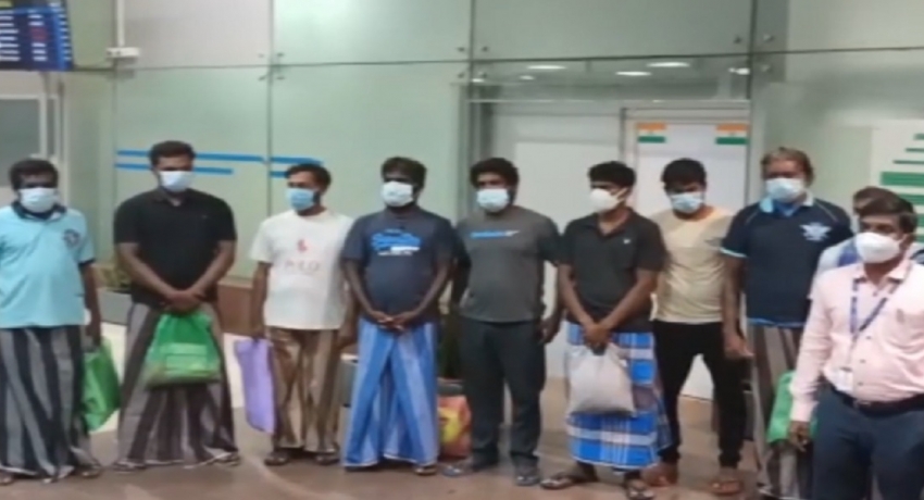 விடுவிக்கப்பட்ட 18 இந்திய மீனவர்கள் தாயகம் திரும்பினர்