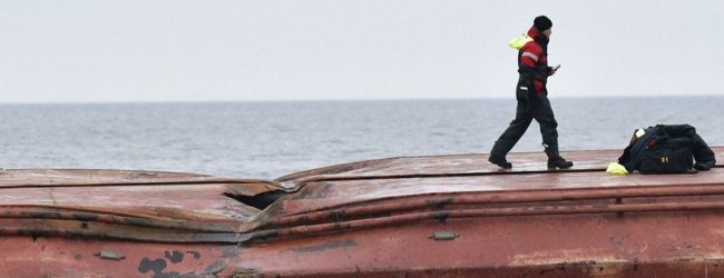 பிரித்தானியா – டென்மார்க் கப்பல்கள் நேருக்கு நேர் மோதியதில் ஒருவர் பலி