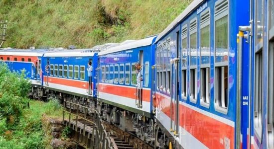 ரயில்வே ஊழியர்களின் பணிப்பகிஷ்கரிப்பில் மாற்றம் 