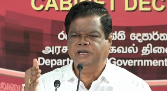 அத்தியாவசிய பொருட்கள் சலுகை விலையில் விற்பனை