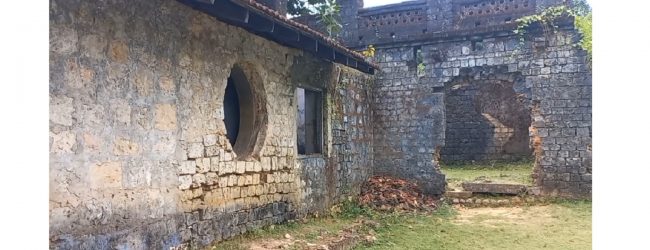 நல்லூர் மந்திரி மனையின் யன்னலும் கம்பிகளும் திருட்டு