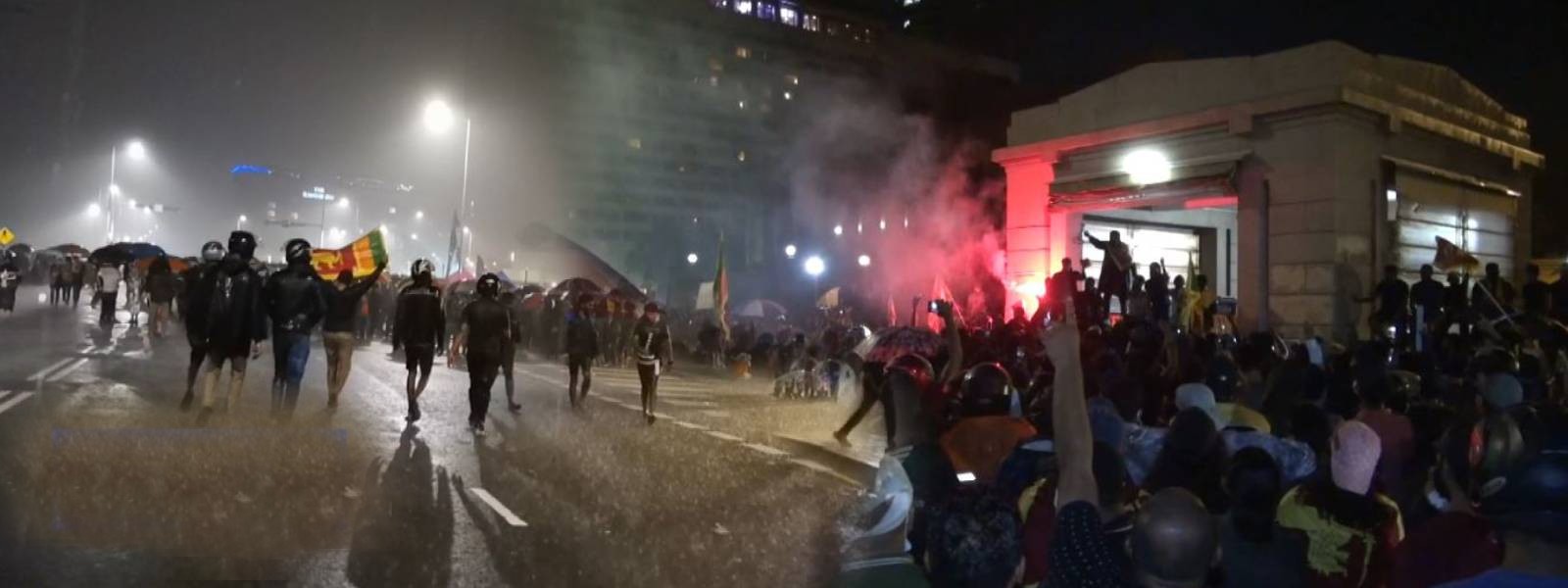 காலி முகத்திடலில் மக்கள் போராட்டம் தொடர்கிறது