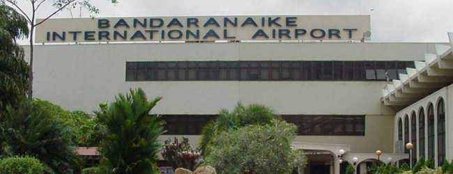 ஊழியர்களை வீடுகளிலிருந்து பணியாற்றுமாறு அறிவிப்பு