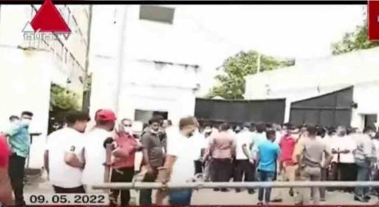 காலி முகத்திடலில் தொடர்ந்தும் பதற்ற நிலை