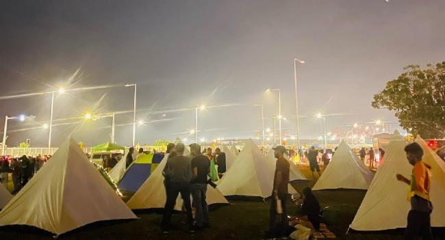 சட்டவிரோத கூடாரங்களை அகற்றுமாறு அறிவிப்பு