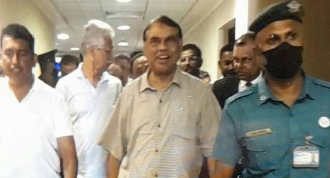 நாடு திரும்பினார் பசில் ராஜபக்ஸ