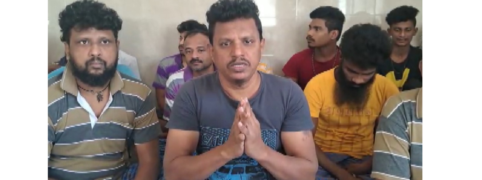 இலங்கையர்கள் உண்ணாவிரதத்தை கைவிட்டனர்