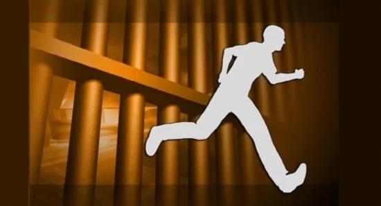 தப்பியோடிய கைதிகள் இருவரைத் தேடும் பொலிஸார்