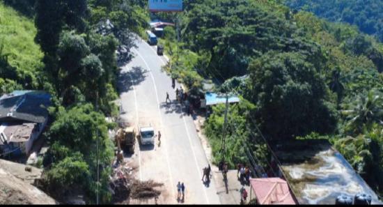 மீள திறக்கப்பட்ட கடுகண்ணாவை பகுதி